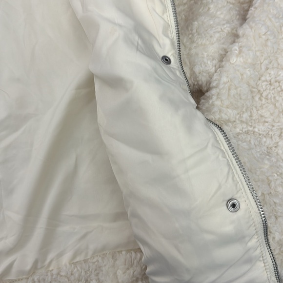 H&M polar bear jacket - Picture 7 of 8